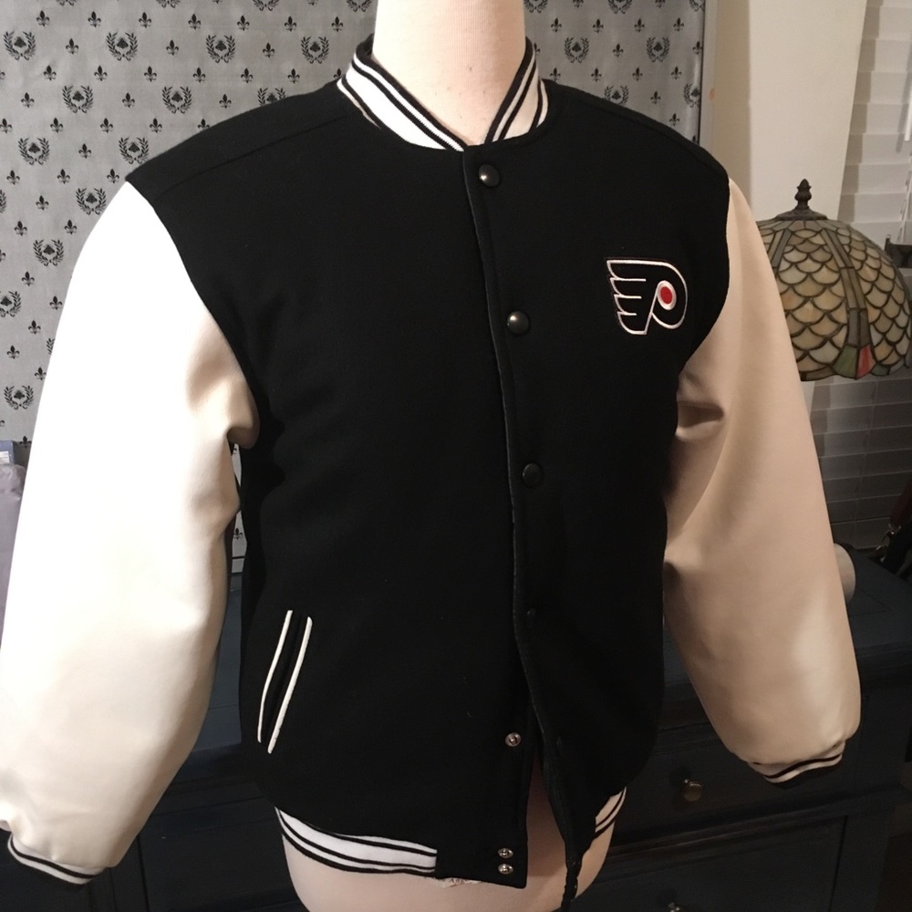 Philadelphia Flyers - Picture 1 of 4